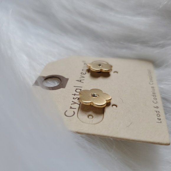 Flower Crystal Stud Earrings - Picture 2 of 4